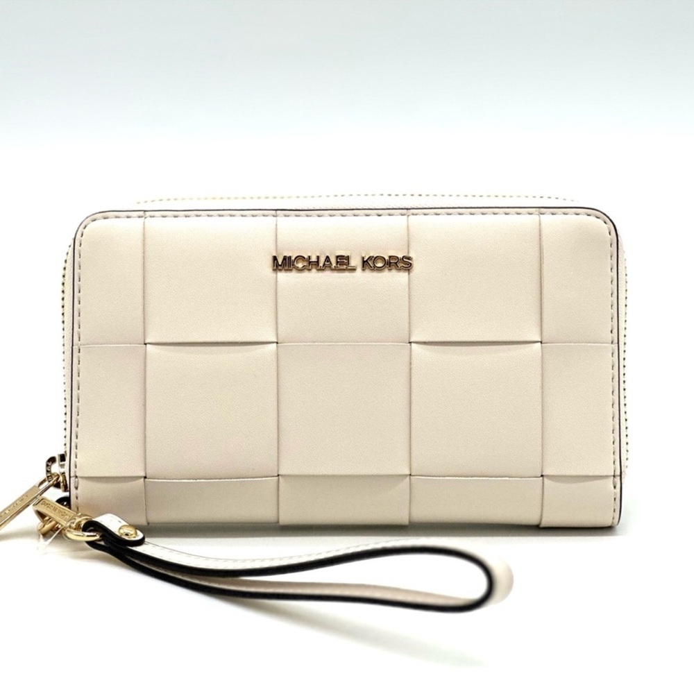 Michael Kors Jet Set Travel Large Flat MF Phone Case Wallet Light Cream - Picture 2 of 9